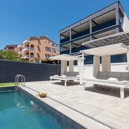 Villa Twins