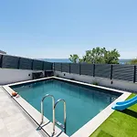 Twins Villa