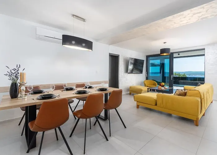 Villa Twins
