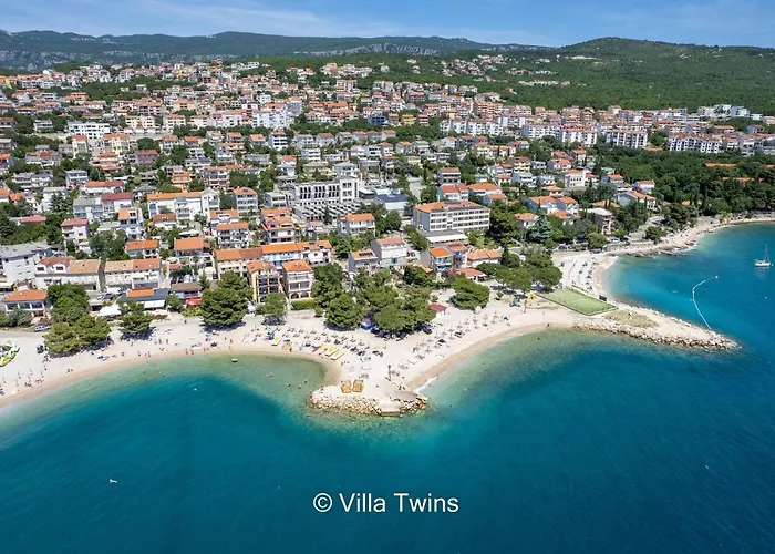 Villa Twins *